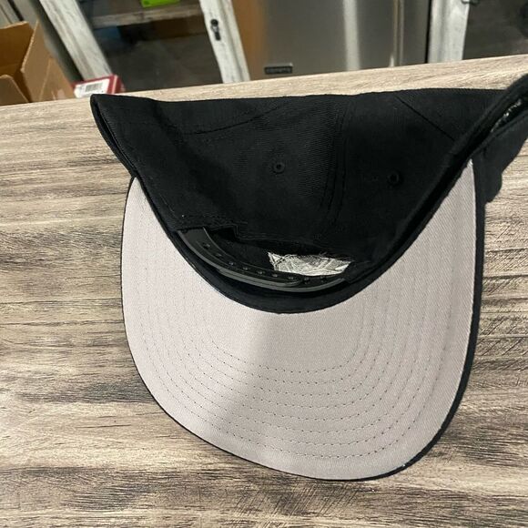 Otto Snapback Retro 3D Sphere Hat - Picture 4 of 4